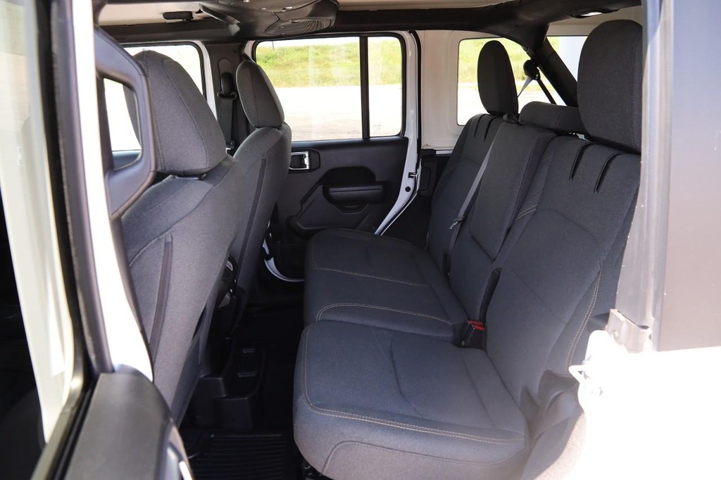 Jeep Wrangler 4xe Vehicle Full-screen Gallery Image 9