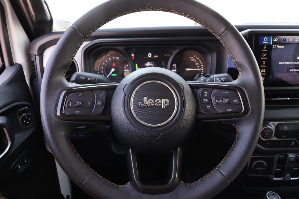 Jeep Wrangler 4xe Vehicle Full-screen Gallery Image 10