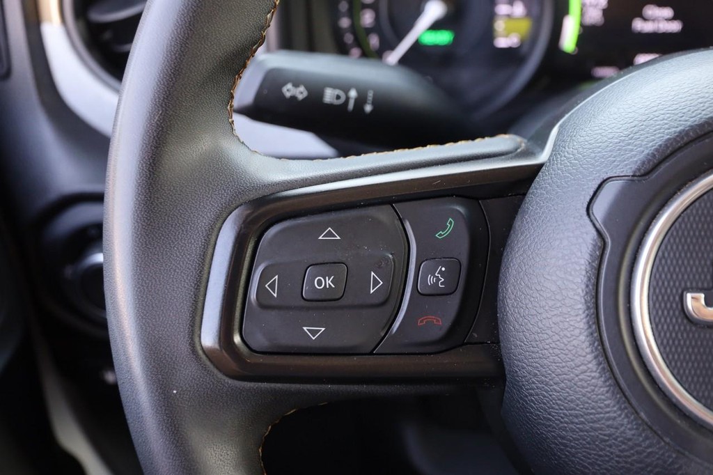 Jeep Wrangler 4xe Vehicle Full-screen Gallery Image 11