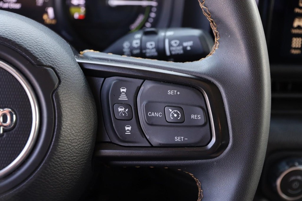 Jeep Wrangler 4xe Vehicle Full-screen Gallery Image 12