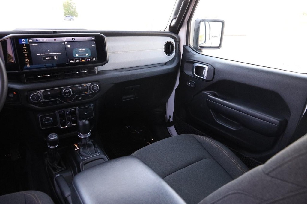 Jeep Wrangler 4xe Vehicle Full-screen Gallery Image 24