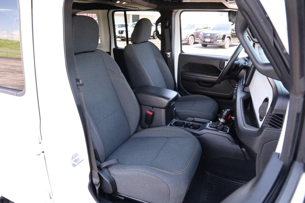 Jeep Wrangler 4xe Vehicle Full-screen Gallery Image 25