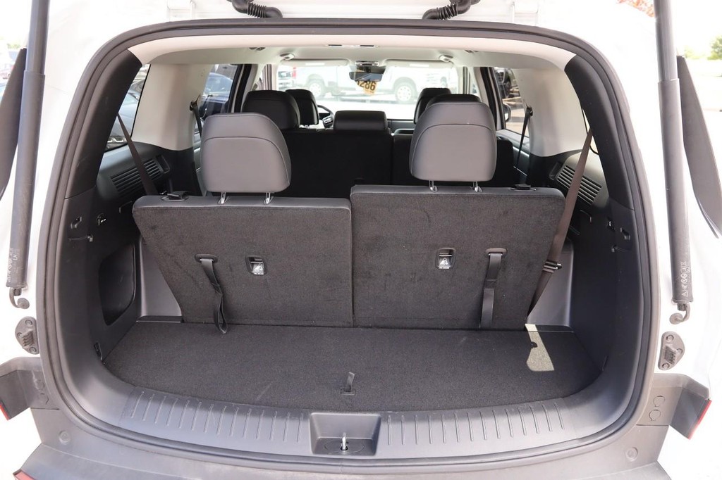 Hyundai Santa Fe Vehicle Image 07