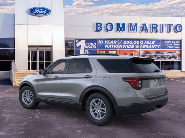 Ford Explorer Vehicle Image 04