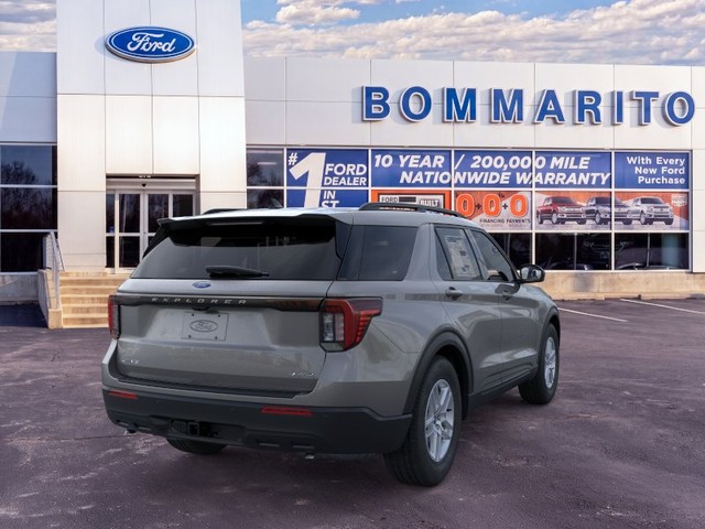 Ford Explorer Vehicle Image 08