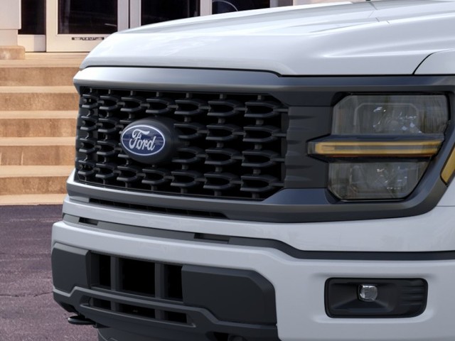 Ford F-150 Vehicle Full-screen Gallery Image 17