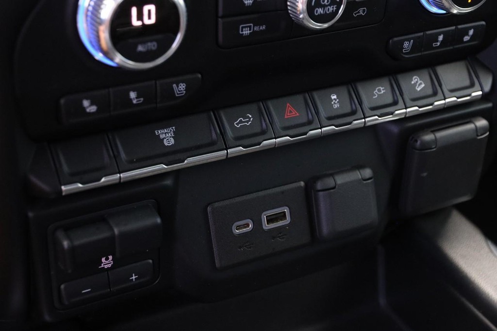 GMC Sierra 2500HD Vehicle Image 19