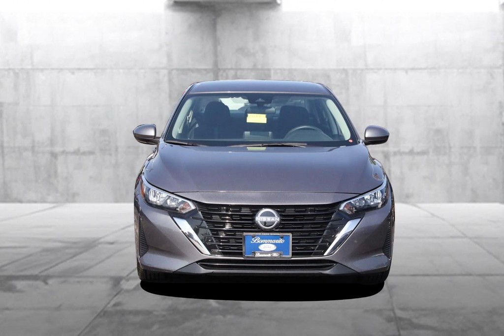Nissan Sentra Vehicle Image 04