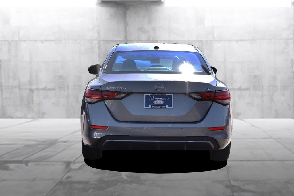Nissan Sentra Vehicle Image 06