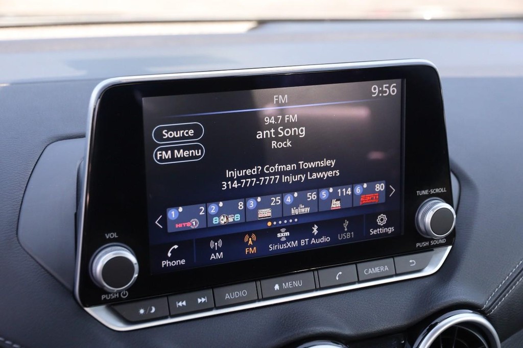 Nissan Sentra Vehicle Image 16