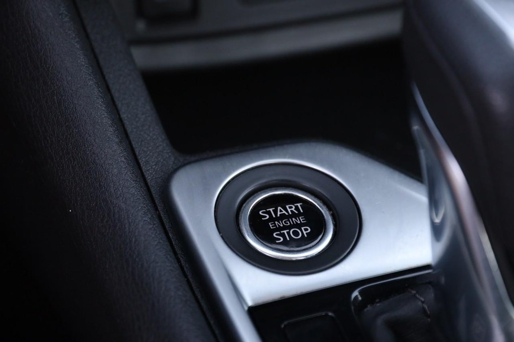 Nissan Sentra Vehicle Image 19