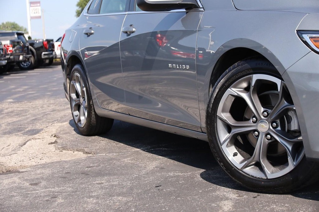 Chevrolet Malibu Vehicle Image 03