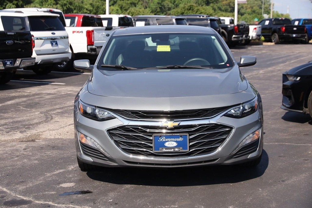 Chevrolet Malibu Vehicle Image 04