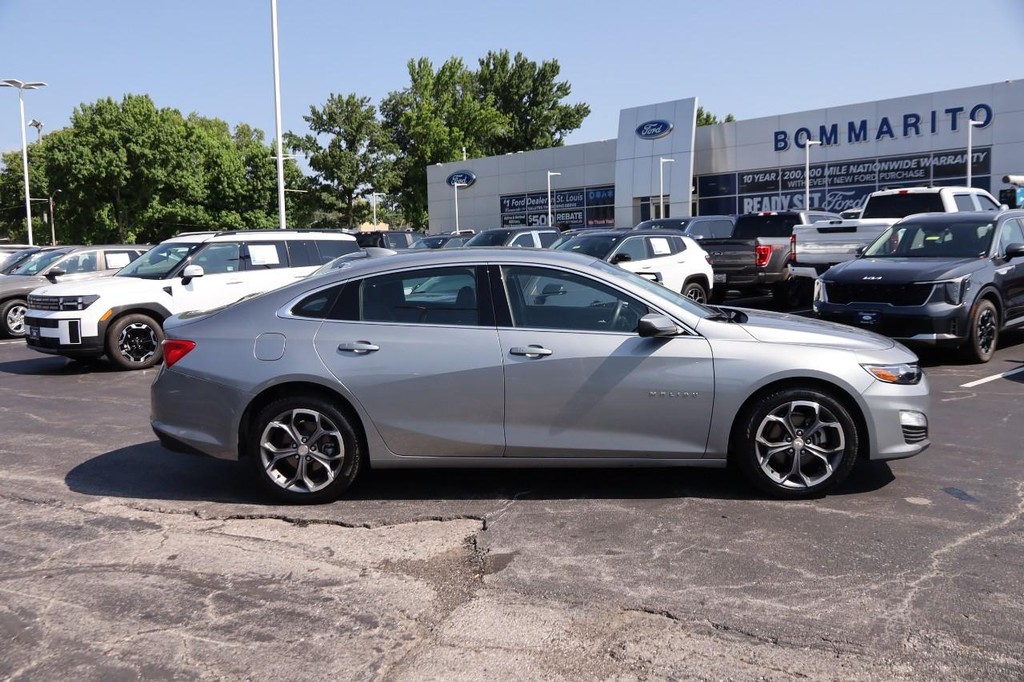 Chevrolet Malibu Vehicle Image 05