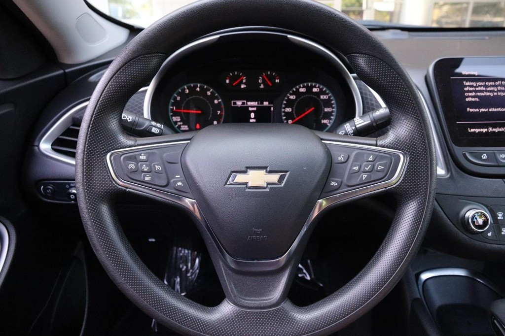 Chevrolet Malibu Vehicle Image 10