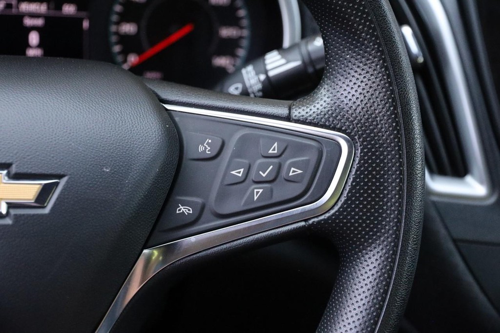 Chevrolet Malibu Vehicle Image 12