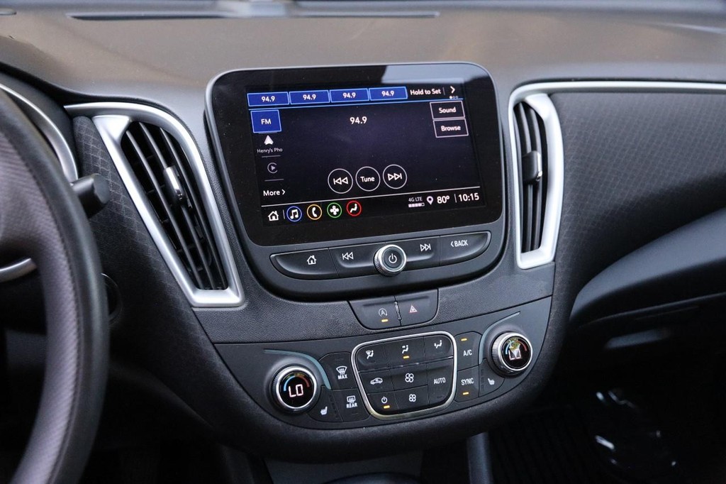 Chevrolet Malibu Vehicle Image 15