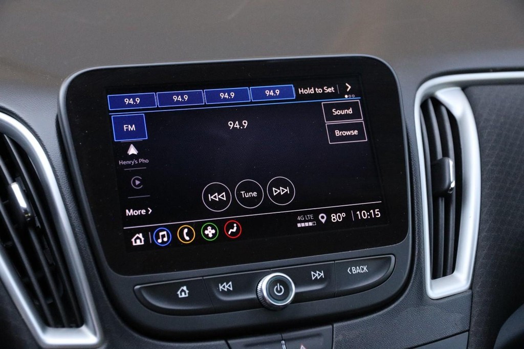 Chevrolet Malibu Vehicle Image 16