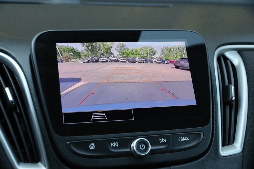 Chevrolet Malibu Vehicle Image 17