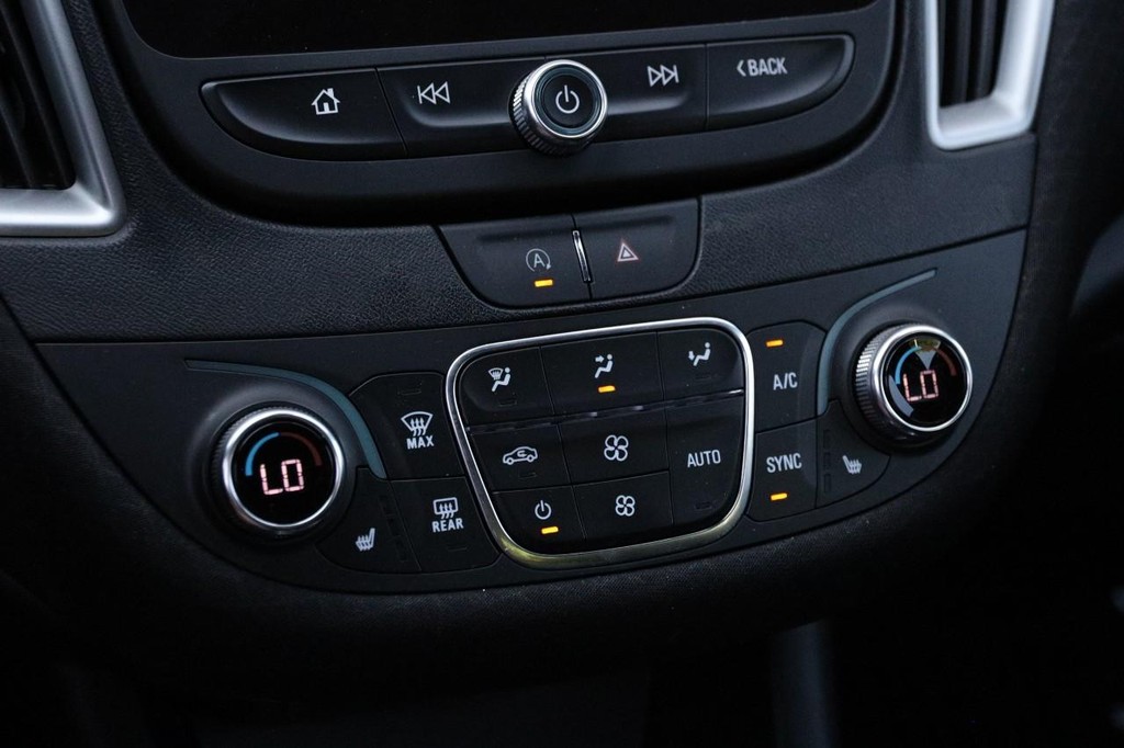 Chevrolet Malibu Vehicle Image 18