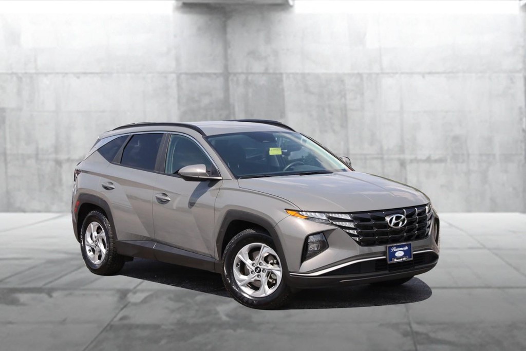 Hyundai Tucson Vehicle Image 02