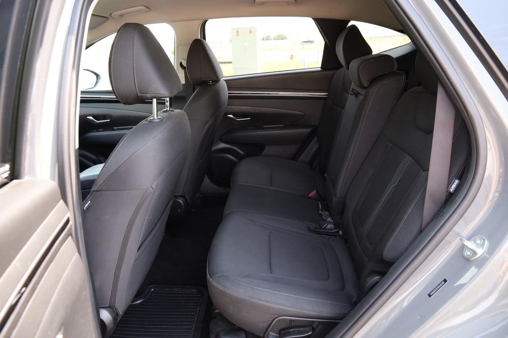 Hyundai Tucson Vehicle Image 10
