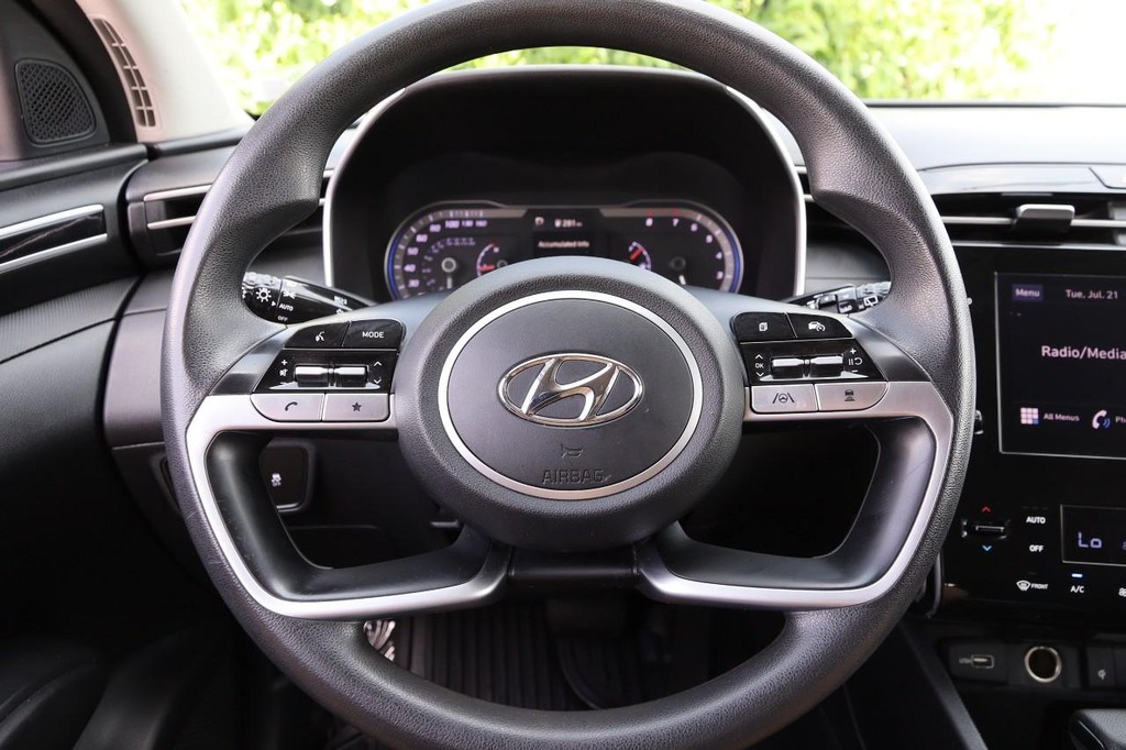 Hyundai Tucson Vehicle Image 11
