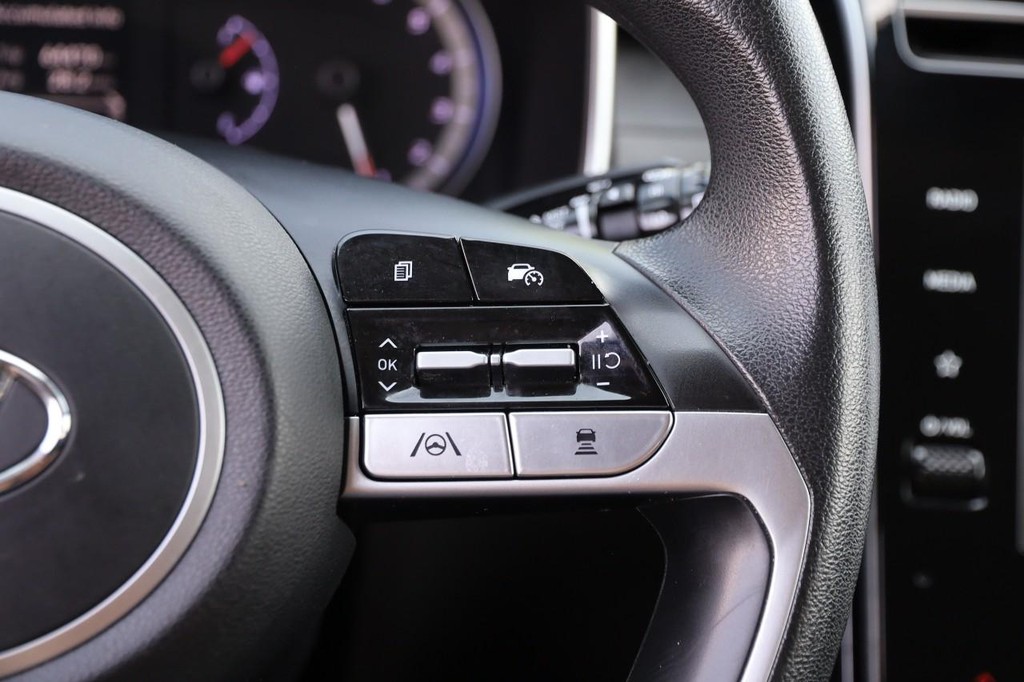 Hyundai Tucson Vehicle Image 13