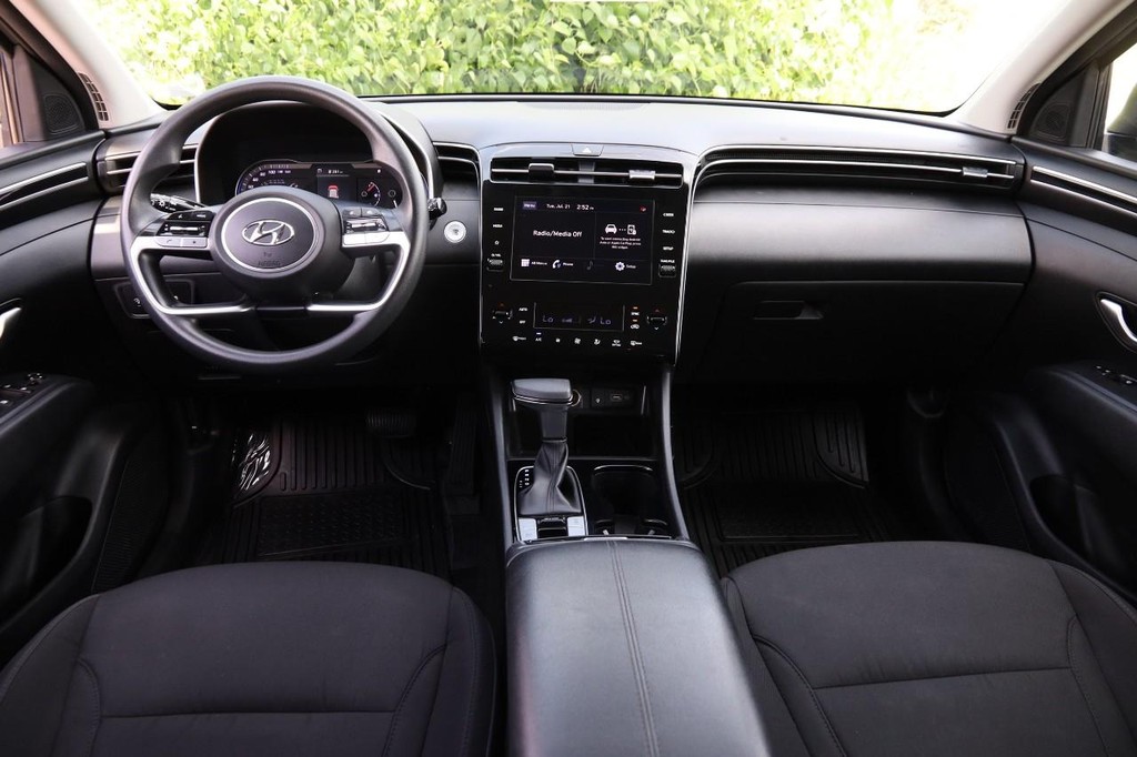 Hyundai Tucson Vehicle Image 23