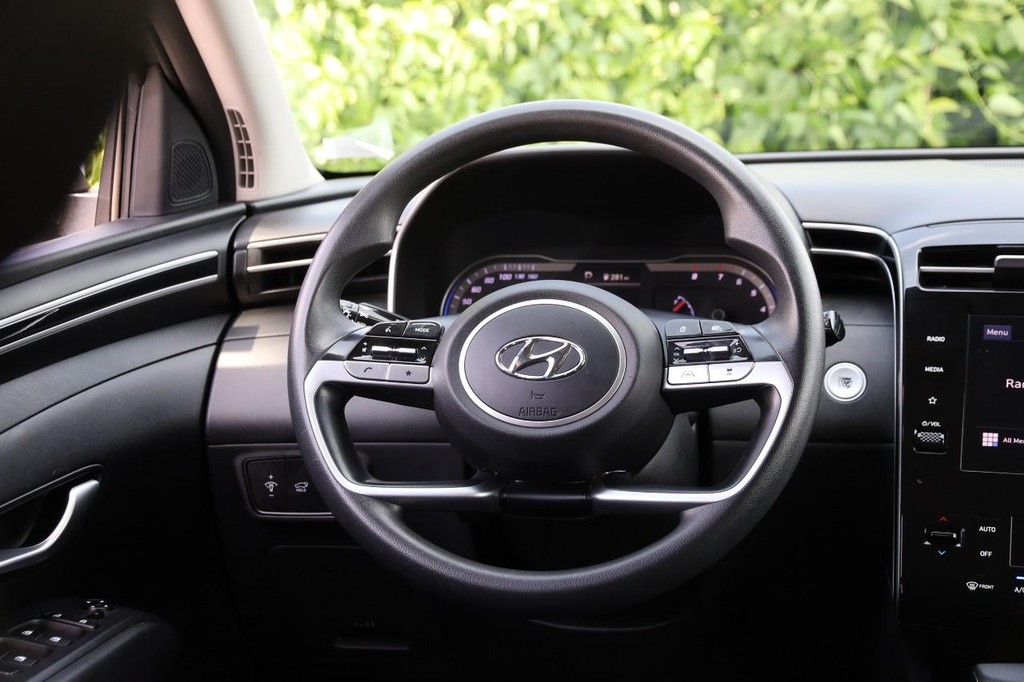 Hyundai Tucson Vehicle Image 25