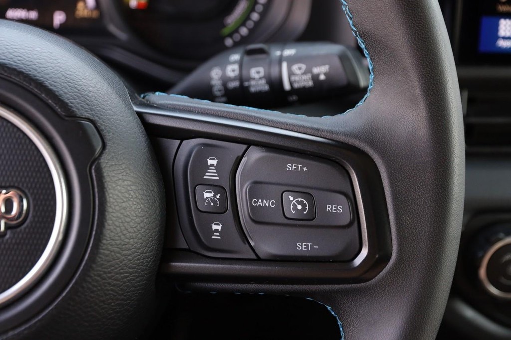Jeep Wrangler 4xe Vehicle Image 12
