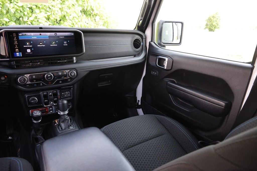 Jeep Wrangler 4xe Vehicle Image 26