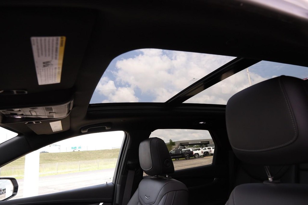 Cadillac XT5 Vehicle Image 09