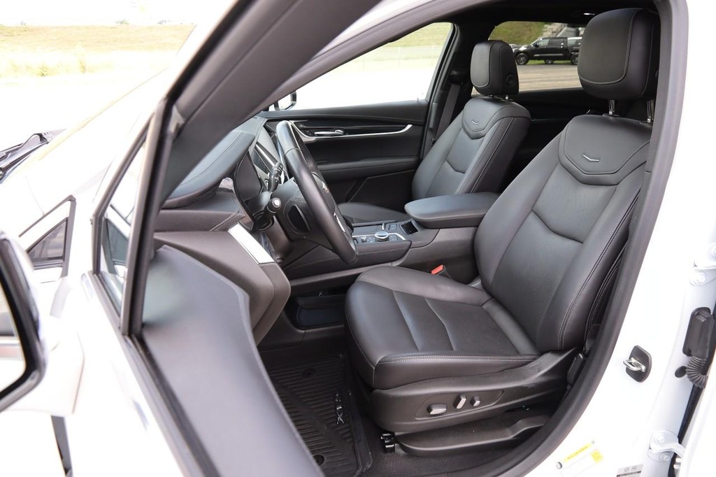 Cadillac XT5 Vehicle Image 10