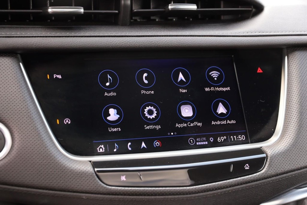Cadillac XT5 Vehicle Image 18