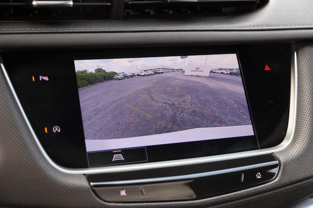 Cadillac XT5 Vehicle Image 19