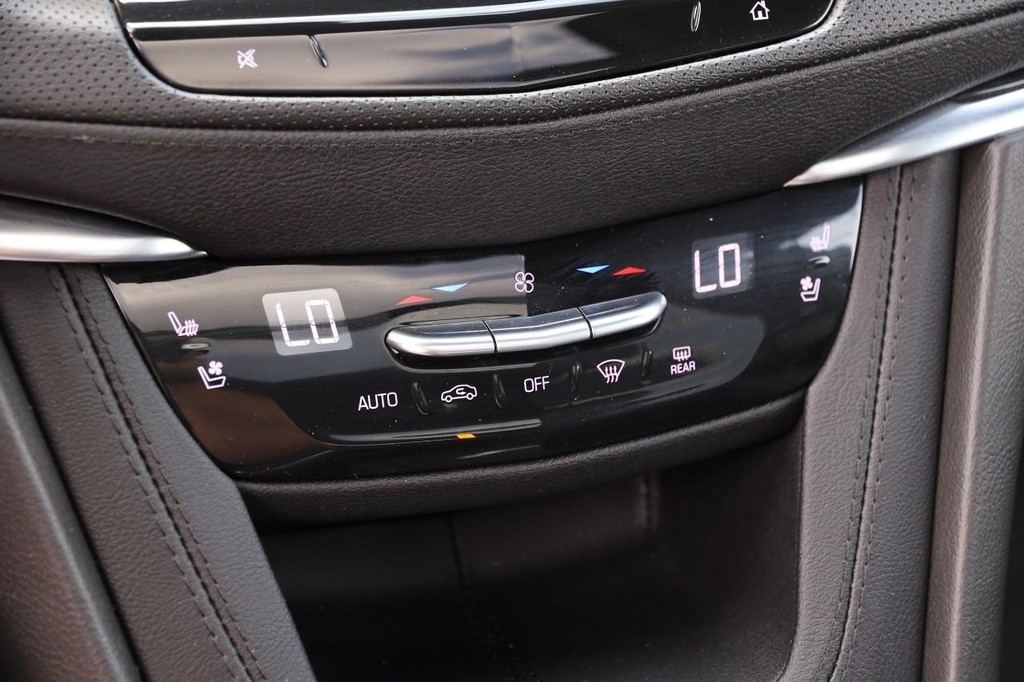 Cadillac XT5 Vehicle Image 20
