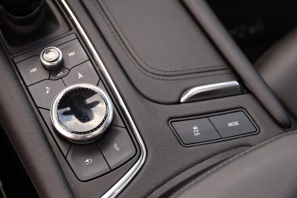 Cadillac XT5 Vehicle Image 21