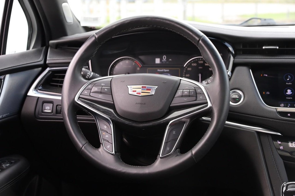 Cadillac XT5 Vehicle Image 26