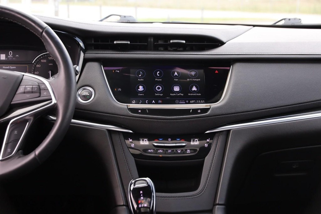 Cadillac XT5 Vehicle Image 27