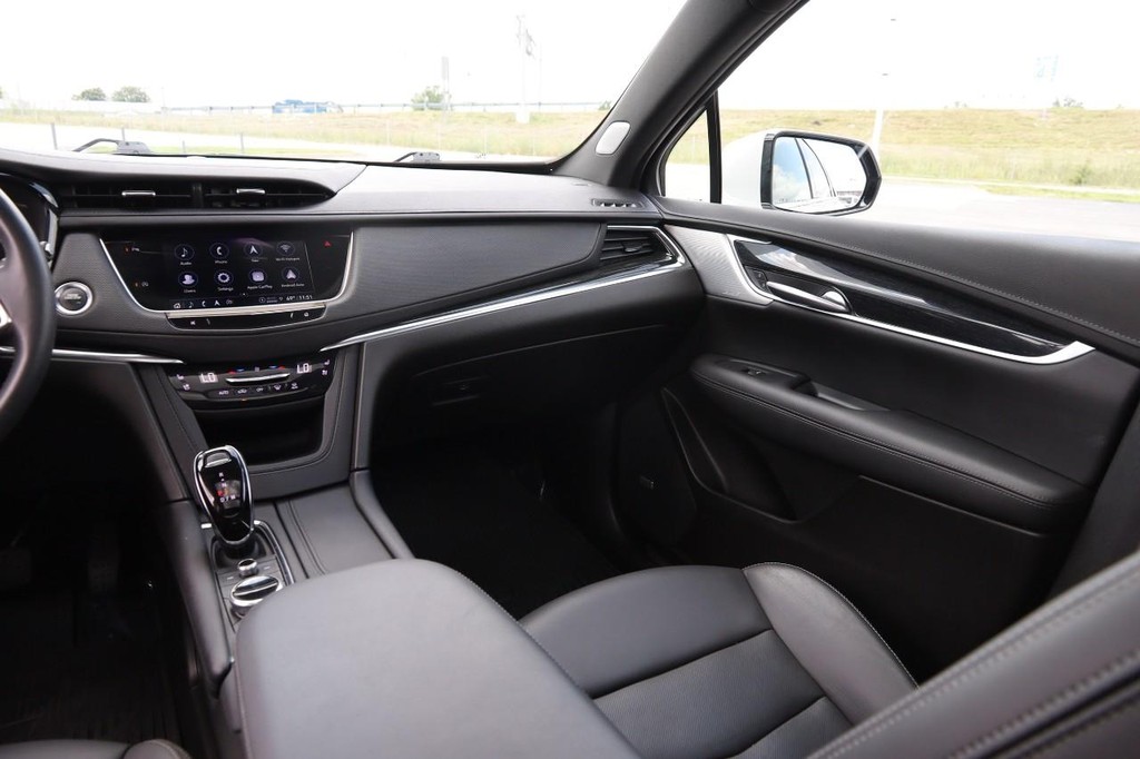 Cadillac XT5 Vehicle Image 28