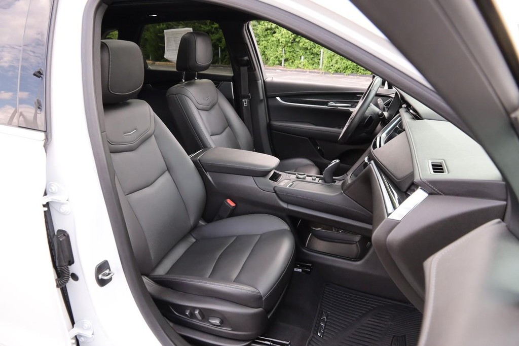 Cadillac XT5 Vehicle Image 29