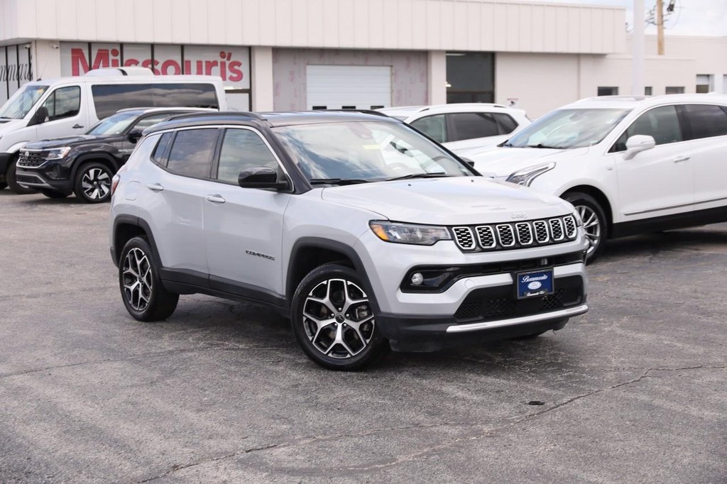 Jeep Compass Vehicle Image 02