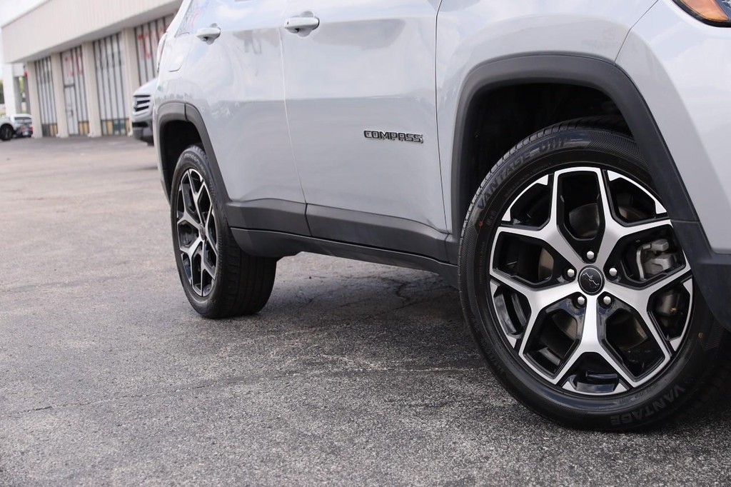 Jeep Compass Vehicle Image 03