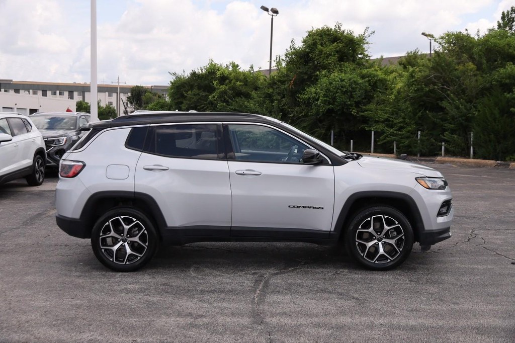 Jeep Compass Vehicle Image 05