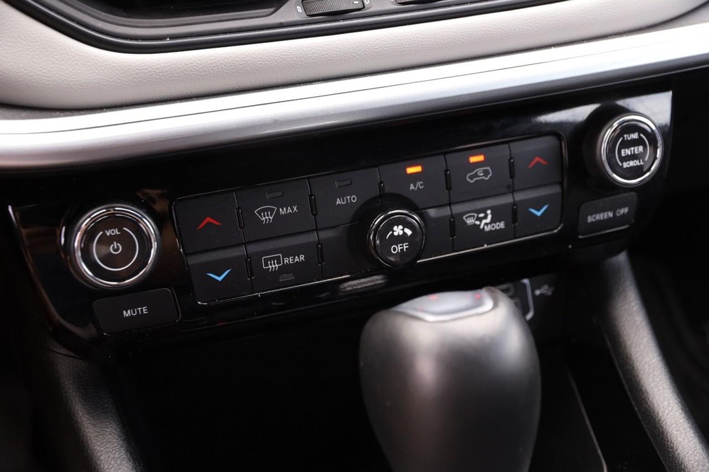 Jeep Compass Vehicle Image 17