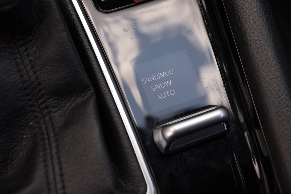 Jeep Compass Vehicle Image 18