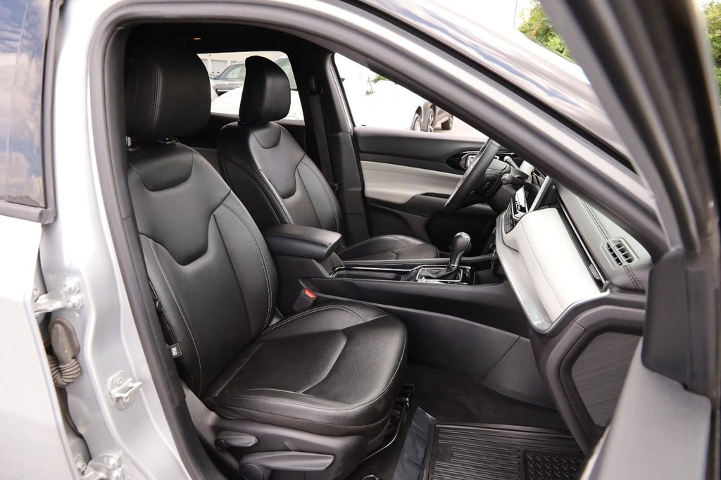 Jeep Compass Vehicle Image 26