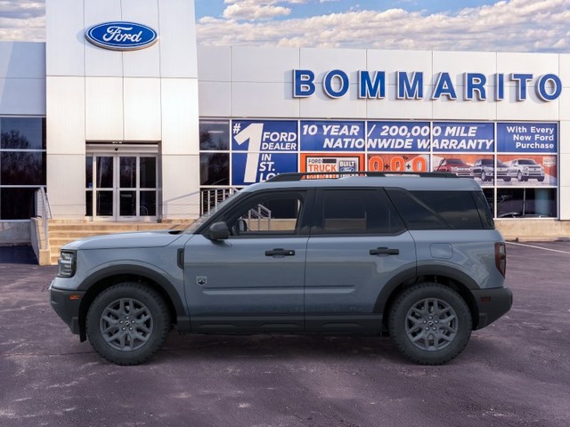 Ford Bronco Sport Vehicle Full-screen Gallery Image 3