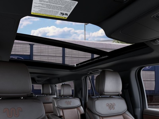 Ford Expedition Max Vehicle Full-screen Gallery Image 22